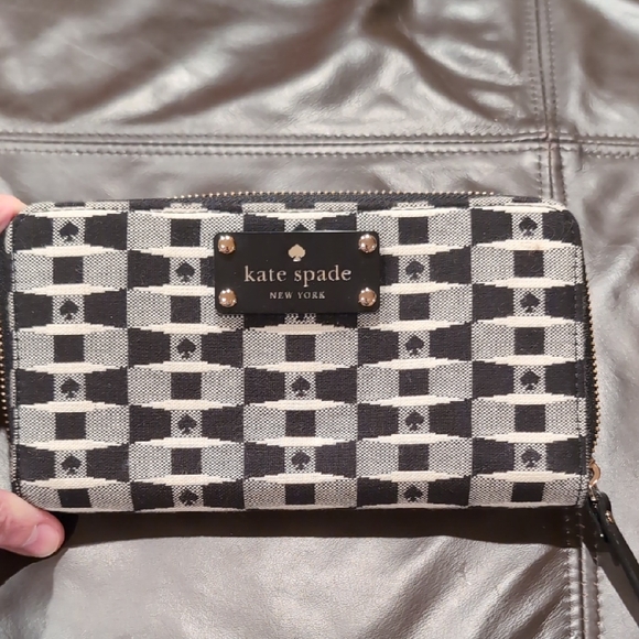 Kate Spade Black and Cream Checkered Wallet - Picture 1 of 10